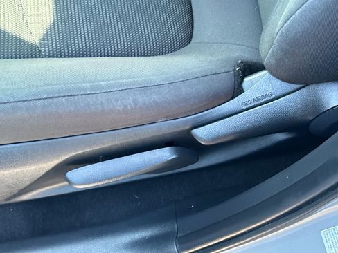 Used 2021 Toyota RAV4 LE w/ Carpet Mat Package (TMS) AWD/4WD image 47
