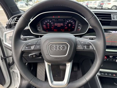 Used 2024 Audi Q3 2.0T Premium Plus image 29