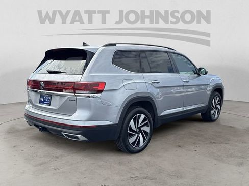 Used 2025 Volkswagen Atlas SE AWD/4WD image 5