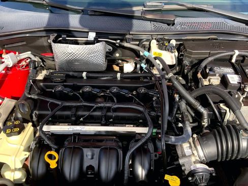 Used 2010 Ford Focus SE FWD image 29