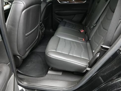 Used 2019 Cadillac XT5 Platinum AWD/4WD image 24