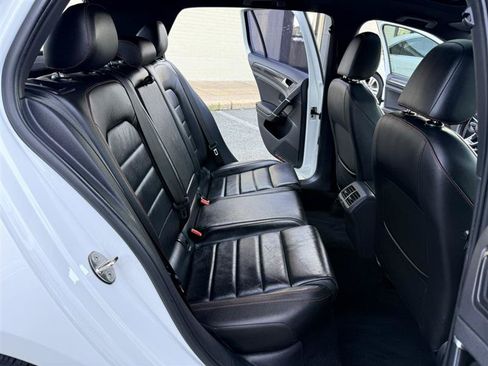Used 2020 Volkswagen GTI SE FWD image 17