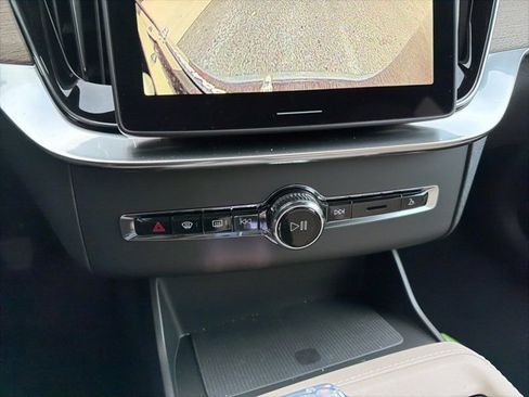 New 2026 Volvo XC90 B6 Plus w/ Protection Package Premier image 18