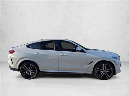Used 2022 BMW X6 xDrive40i w/ Executive Package AWD/4WD image 2