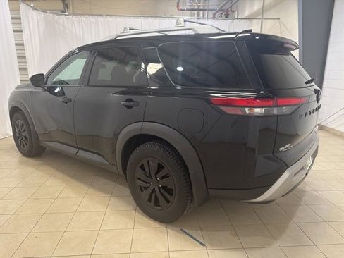 Used 2022 Nissan Pathfinder SL w/ SL Black Package image 3