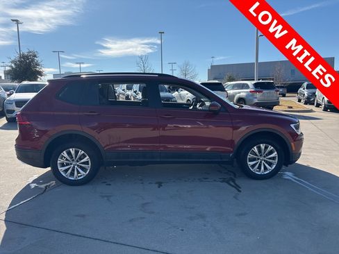Used 2018 Volkswagen Tiguan S image 4