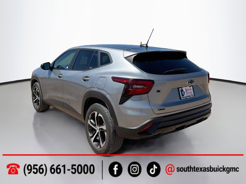 Used 2025 Chevrolet Trax RS w/ Driver Confidence Package FWD image 6