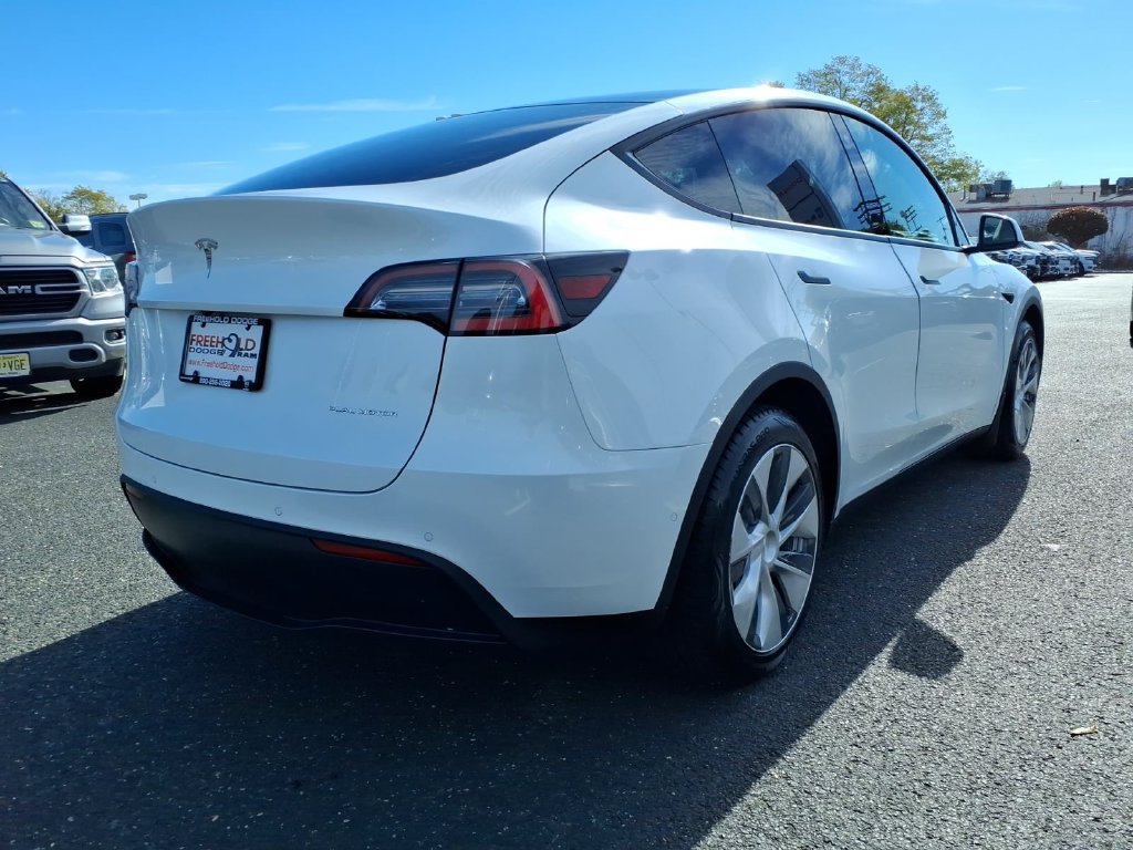 Used 2021 Tesla Model Y Long Range AWD/4WD image 16