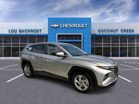 Used 2024 Hyundai Tucson SE FWD image 2