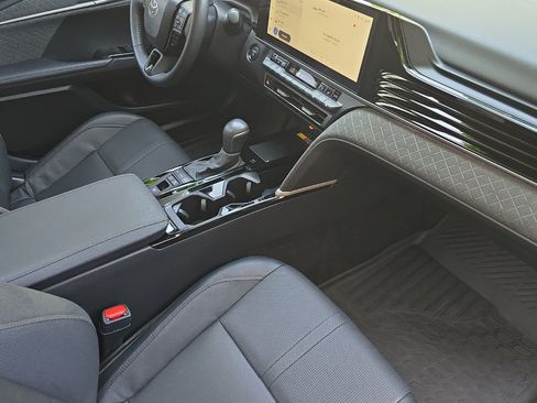 Certified 2025 Toyota Camry XLE w/ Premium Package AWD/4WD image 15