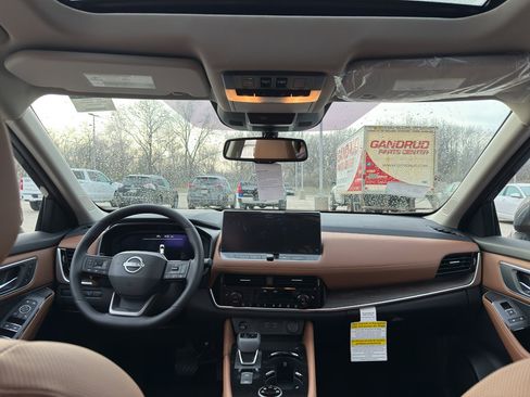 New 2026 Nissan Rogue Platinum image 24