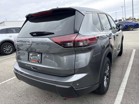 Used 2024 Nissan Rogue S image 6