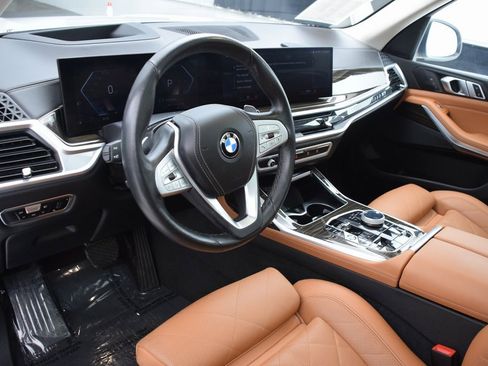 Used 2023 BMW X7 xDrive40i w/ Parking Assistance Package image 21