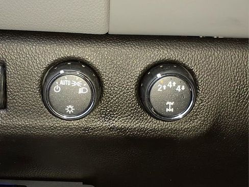 Used 2021 Chevrolet Colorado W/T w/ Custom Special Edition image 16