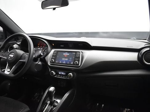 Used 2019 Nissan Kicks SV FWD image 17