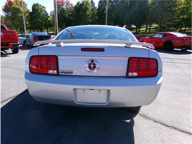 Used 2005 Ford Mustang Premium RWD image 15