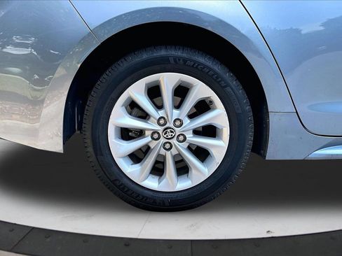 Used 2021 Toyota Corolla LE w/ LE Convenience Package FWD image 34
