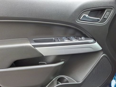 Used 2019 Chevrolet Colorado LT AWD/4WD image 13