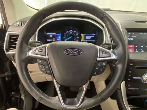 Used 2017 Ford Edge Titanium w/ Technology Package image 21