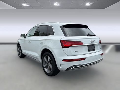 Used 2023 Audi Q5 2.0T Premium w/ Convenience Package AWD/4WD image 3