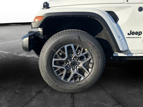 New 2025 Jeep Wrangler Unlimited Sahara AWD/4WD image 14