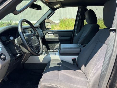 Used 2017 Ford Expedition XLT AWD/4WD image 9