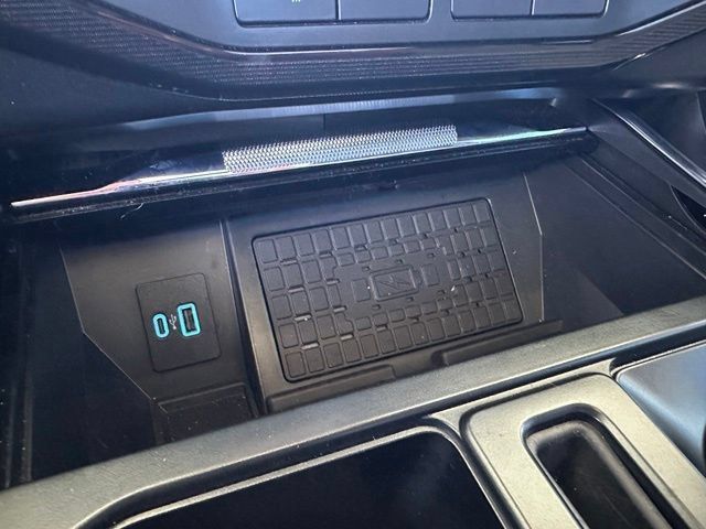 Used 2023 Ford F150 Lightning Platinum AWD/4WD image 22