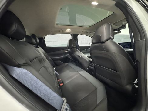 New 2026 Nissan Leaf Platinum+ w/ Cargo Package (Platinum+) FWD image 19