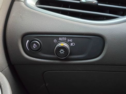 Used 2018 Chevrolet Malibu LS image 24