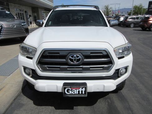 Used 2017 Toyota Tacoma Limited AWD/4WD image 17