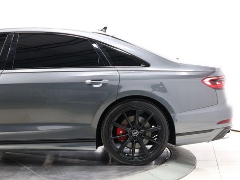 Used 2023 Audi S8 w/ S8 Comfort Plus Package AWD/4WD image 9