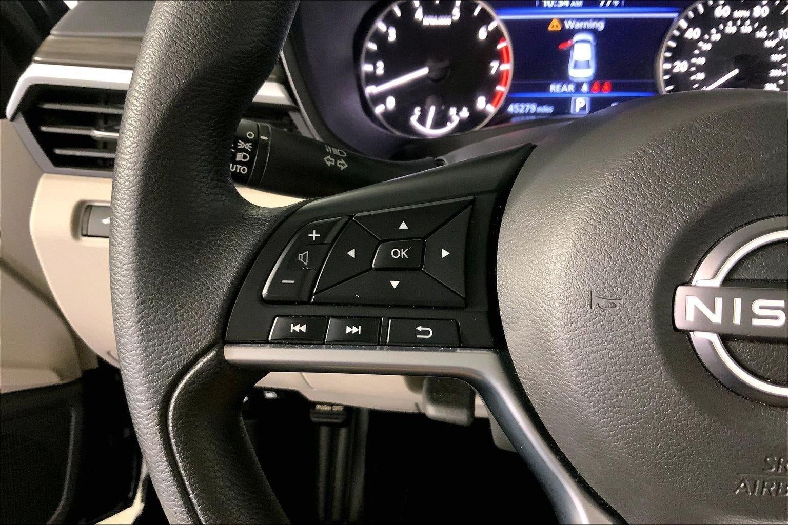 Used 2025 Nissan Altima 2.5 SV FWD image 18