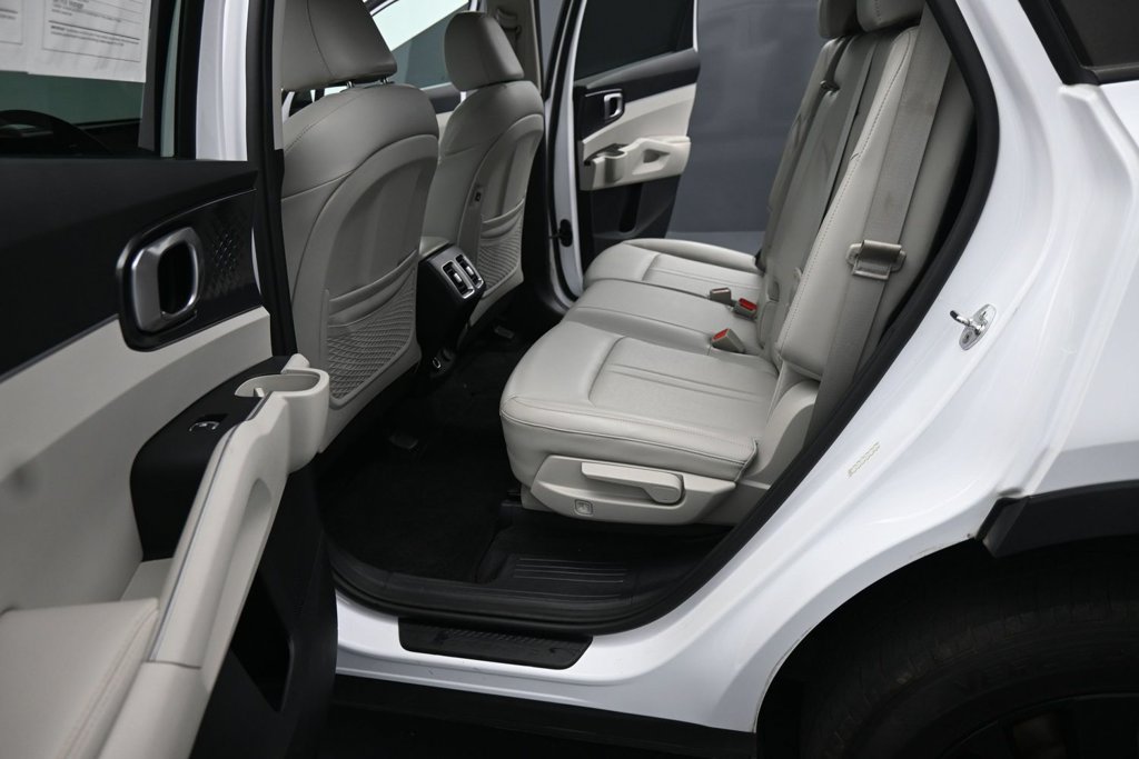 Used 2021 Kia Sorento S w/ Panoramic Sunroof Package AWD/4WD image 16
