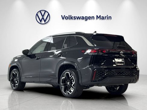 New 2026 Volkswagen Tiguan SEL R-Line AWD/4WD image 3