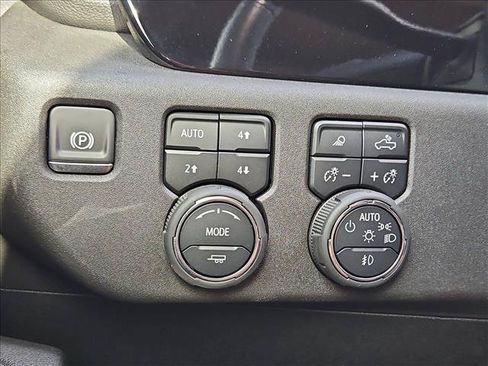 Certified 2025 Chevrolet Silverado 2500 LTZ AWD/4WD image 17