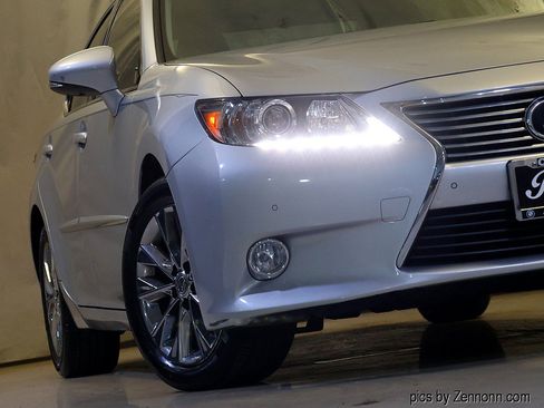Used 2013 Lexus ES 350 w/ Luxury Pkg FWD image 4