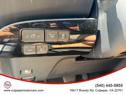Used 2016 Toyota Prius Four w/ Advanced Technology Package FWD image 19