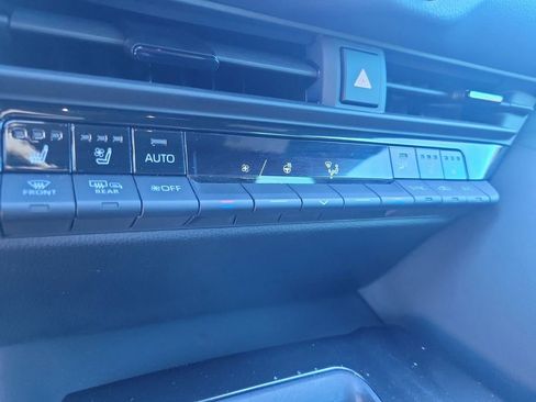 Used 2024 Toyota Crown Limited image 21