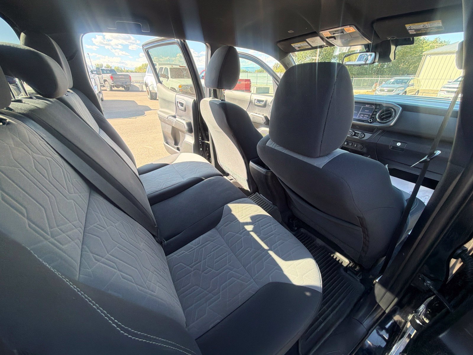 Used 2020 Toyota Tacoma TRD Sport AWD/4WD image 34