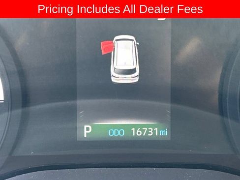 Used 2024 Toyota Sienna XSE w/ XSE Plus Package FWD image 11