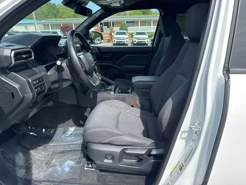 Used 2024 Toyota Tacoma SR image 9