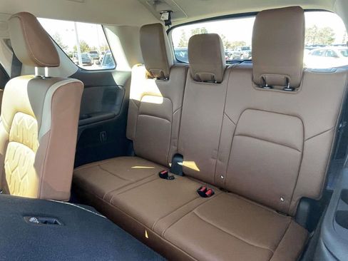 New 2026 Nissan Pathfinder Platinum image 11