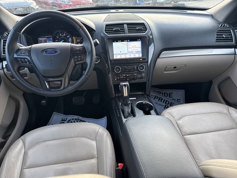 Used 2018 Ford Explorer XLT w/ Equipment Group 202A image 15