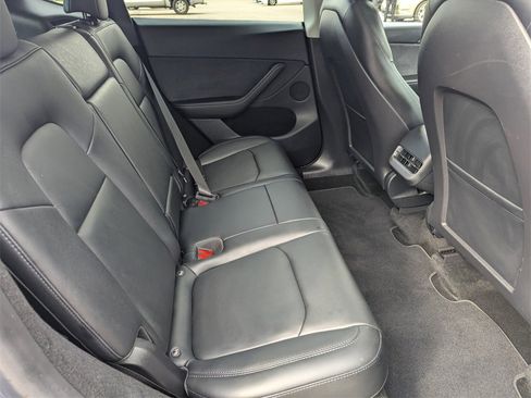 Used 2023 Tesla Model Y Long Range image 17
