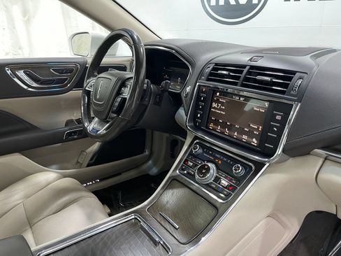 Used 2018 Lincoln Continental Select w/ Continental Climate Package AWD/4WD image 20