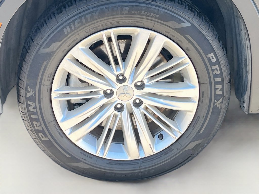 Used 2024 Mitsubishi Outlander ES AWD/4WD image 30