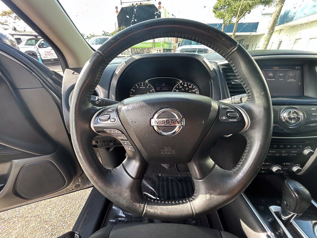 Used 2017 Nissan Pathfinder SV w/ Trailer Tow Package FWD image 16