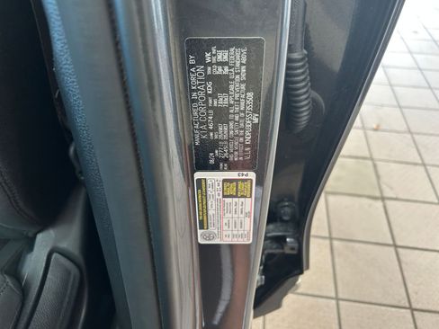 Used 2025 Kia Sportage LX image 23