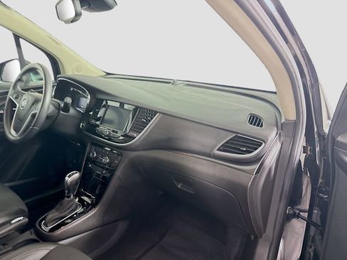 Used 2022 Buick Encore Preferred w/ Safety Package image 19