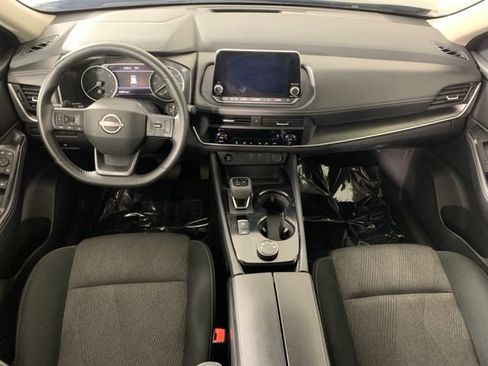 Used 2025 Nissan Rogue SV AWD/4WD image 2